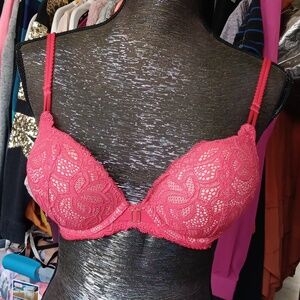 VICTORIA SECRET BOMBSHELL PLUNGE BRA 32C